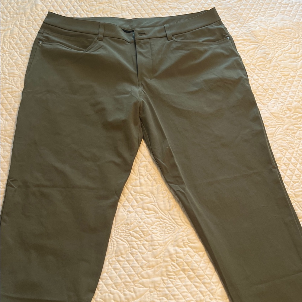 lululemon ABC 5-pocket slim athletica Men's Khaki Chinos